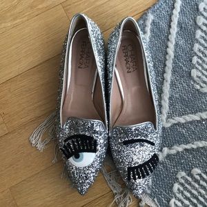 Chiara Ferragni winking eyes glitter flats